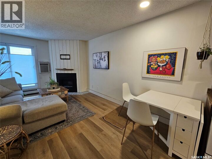 Property Photo:  207 512 4th Avenue N  SK S7K 2M7 