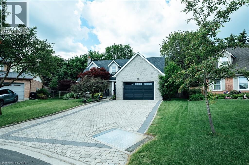 Property Photo: 28 McGibbon Court ON N2A 3P2