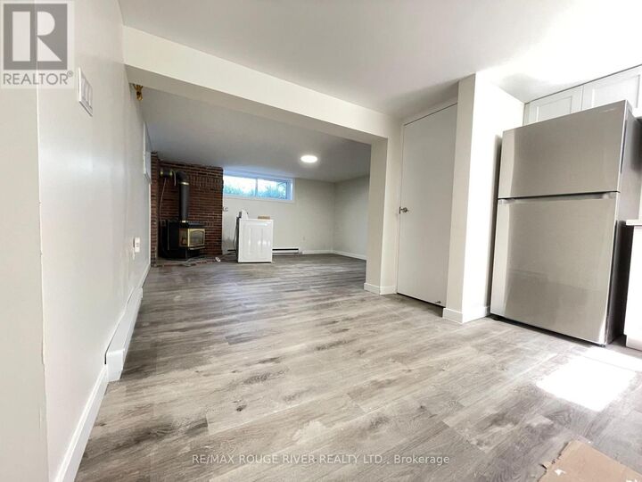 Property Photo:  95 Diffin Drive  ON L3C 2K2 