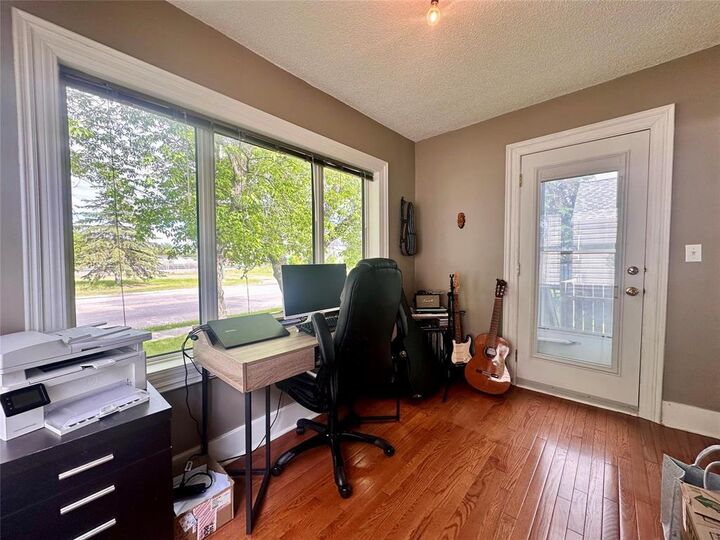 Property Photo:  736 Gordon Avenue  MB R9A 1R8 
