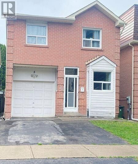 Property Photo: 5 Kimbercroft Court ON M1S 4V6