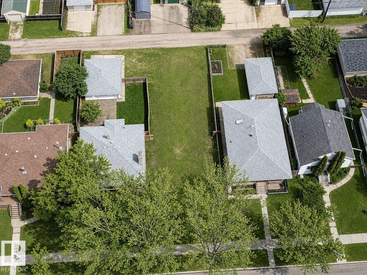 10415 84 Street NW — photo 1