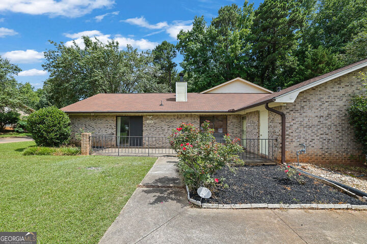 Property Photo: 1238 Shannon Way SW GA 30008