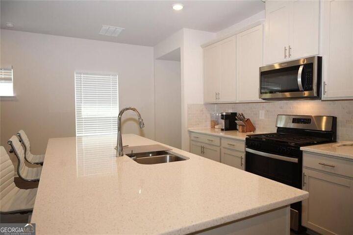 Property Photo:  733 Gabby Point SW  GA 30126 