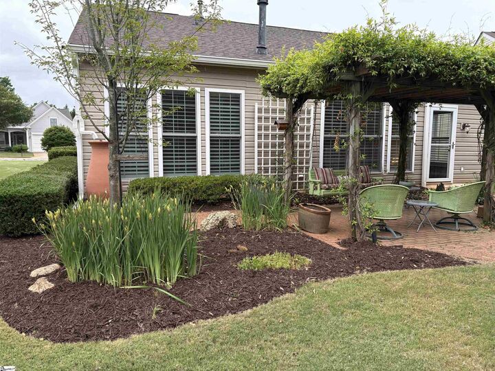 Property Photo: 110 St. James Place Drive SC 29650