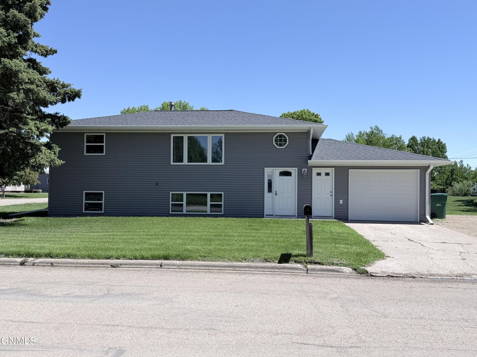 Property Photo:  180 16th Avenue N  ND 58421 