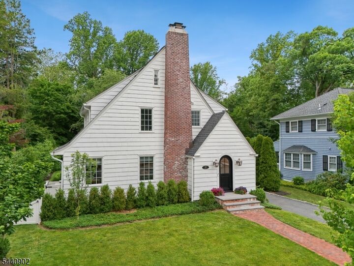 Property Photo:  27 Pine Grove Ave  NJ 07901 