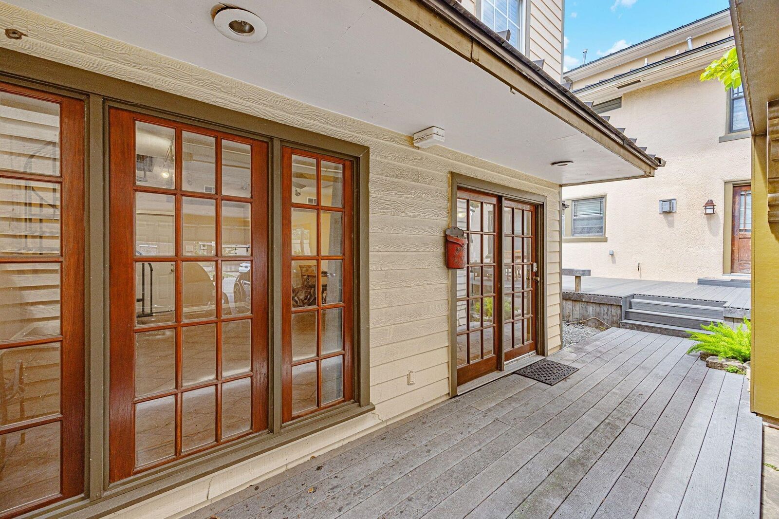 Property Photo: 702-1/2 Avondale Street TX 77006