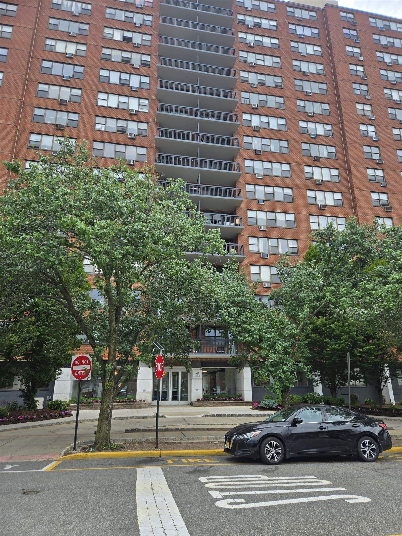 Property Photo:  500 Central Ave 806  NJ 07087 
