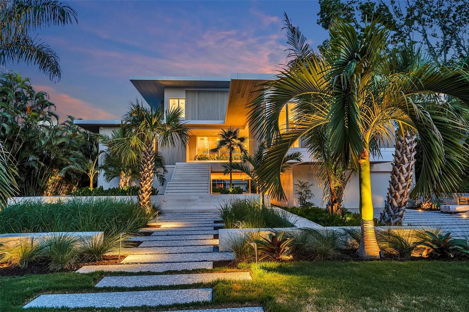 Property Photo: 500 Harbor Cove Circle FL 34228