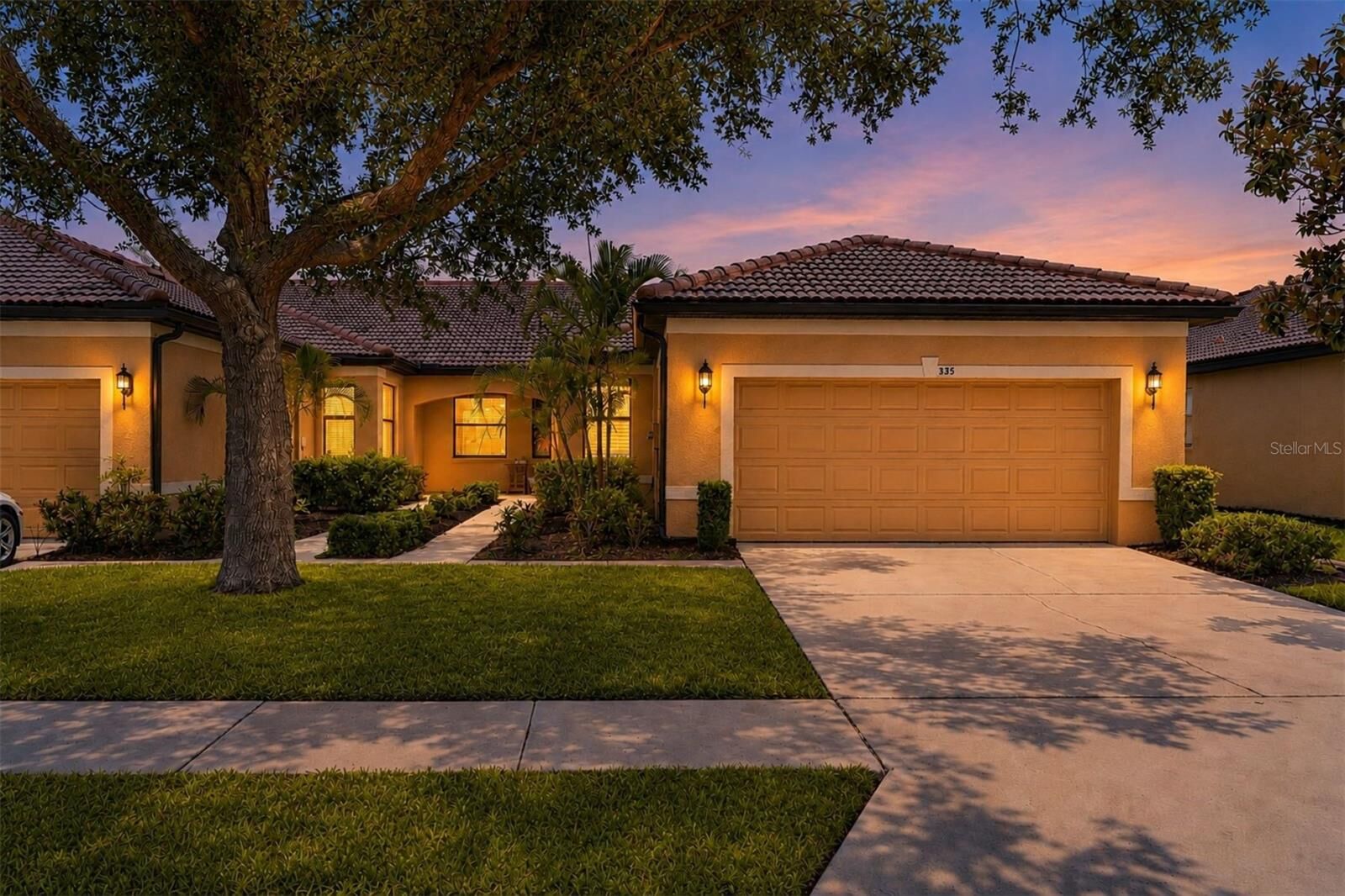 Property Photo:  335 Seneca Falls Drive  FL 33572 