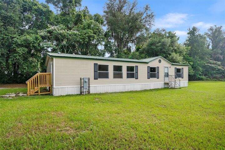Property Photo:  4296 SE County Road 18  FL 32025 