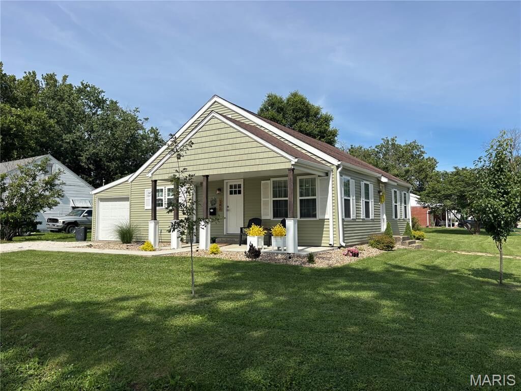 Property Photo:  102 Circle Dr  MO 63468 