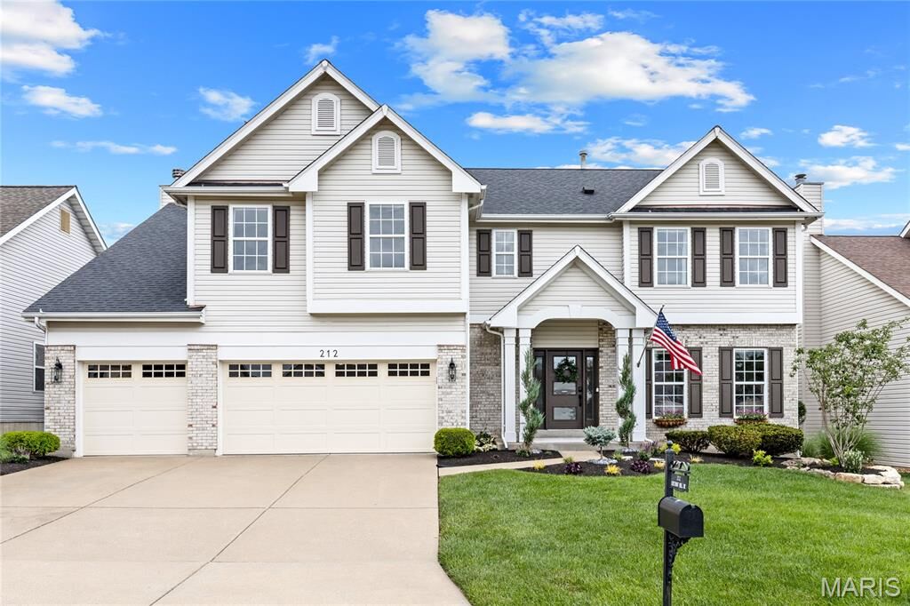 Property Photo:  212 Chestnut Hill Drive  MO 63368 