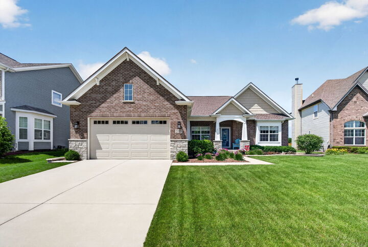Property Photo: 21325 Willow Pass IL 60404