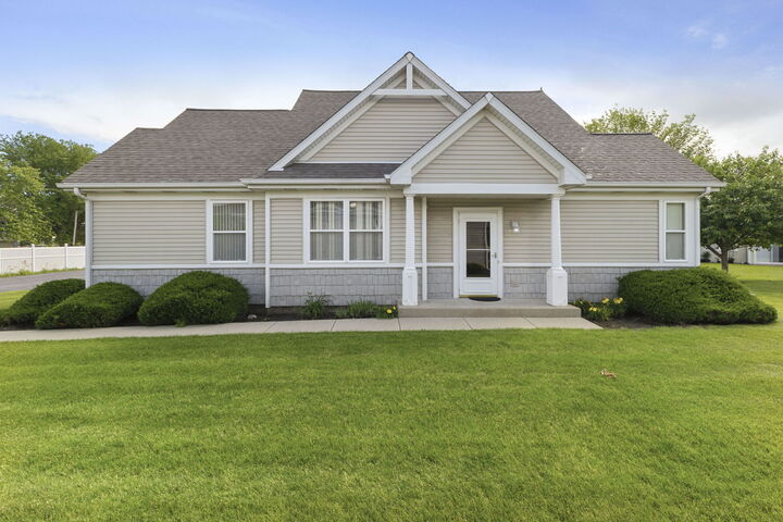 Property Photo:  2549 Lincoln Park Court 2549  IL 60403 
