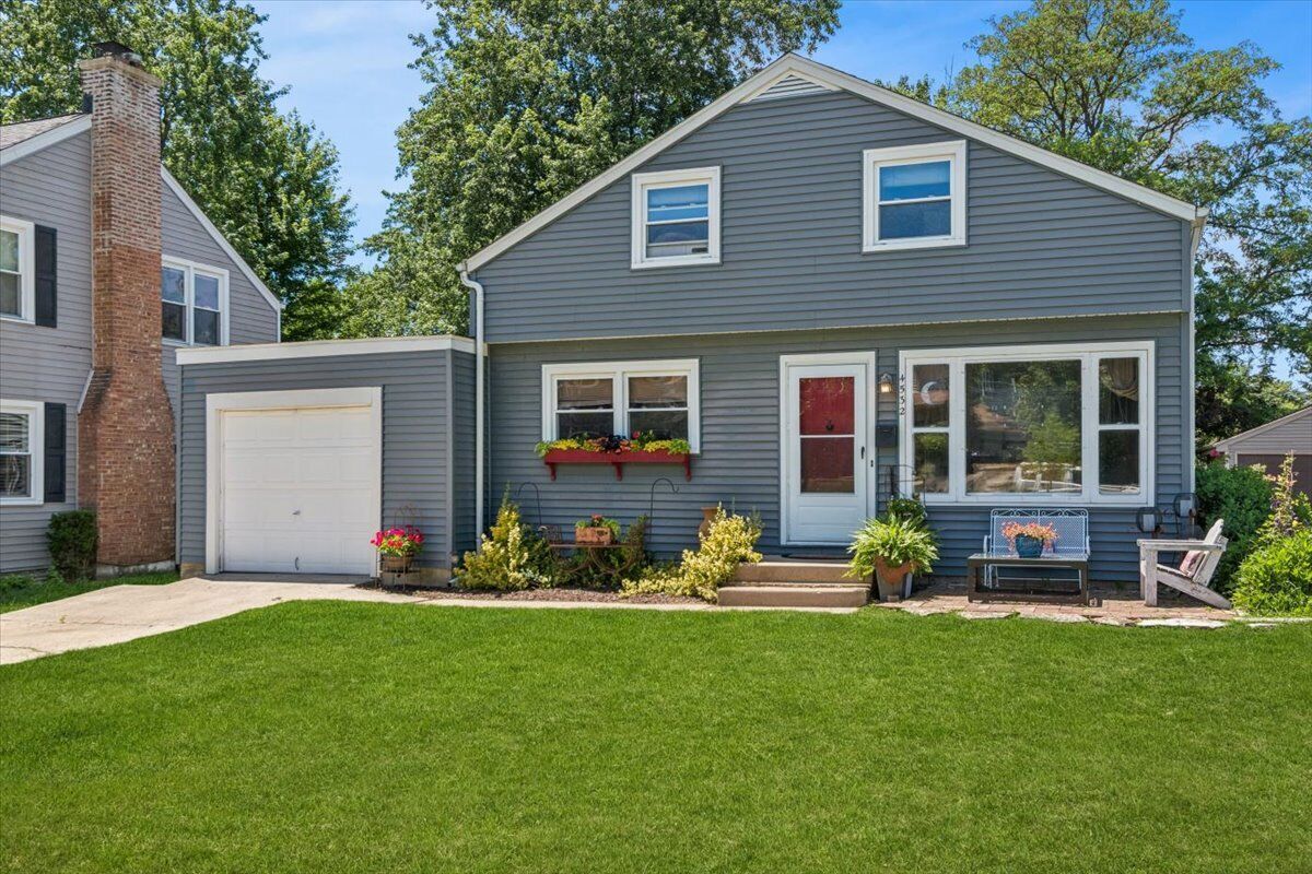 Property Photo:  4532 Sherwood Avenue  IL 60515 