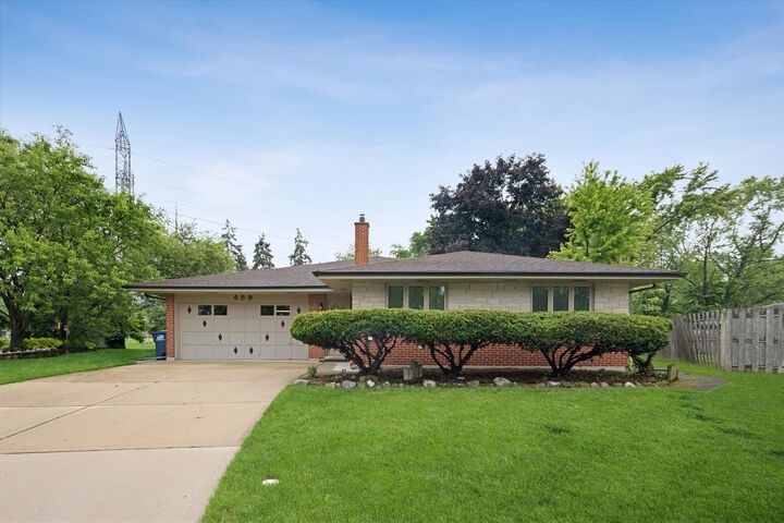 Property Photo:  459 W Millers Road  IL 60016 