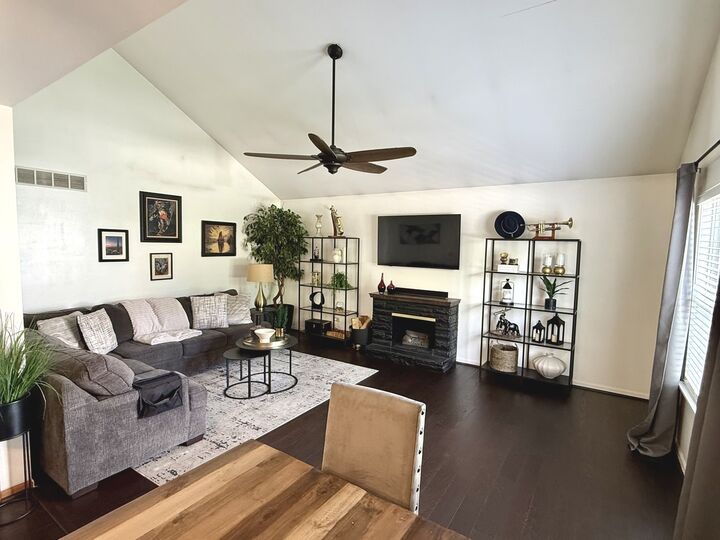 Property Photo: 2095 Wesmere Lakes Drive IL 60586