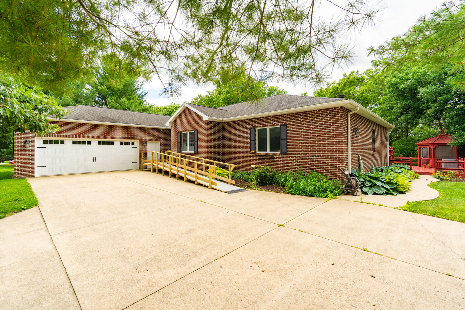 Property Photo:  640 Timber Ridge Road  IL 61356 