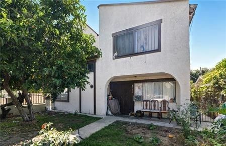 Property Photo:  2526 Flower Street  CA 90255 