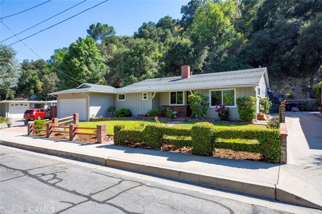 Property Photo: 3585 El Lado CA 91208