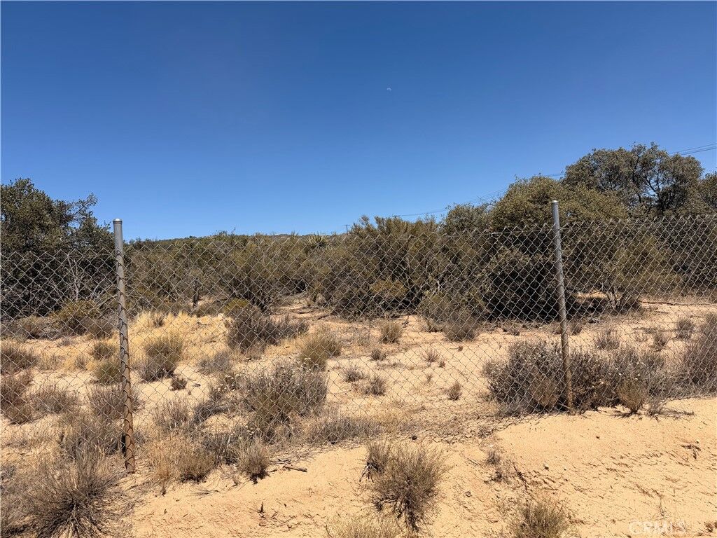 Property Photo: 90002 Wellman CA 92539