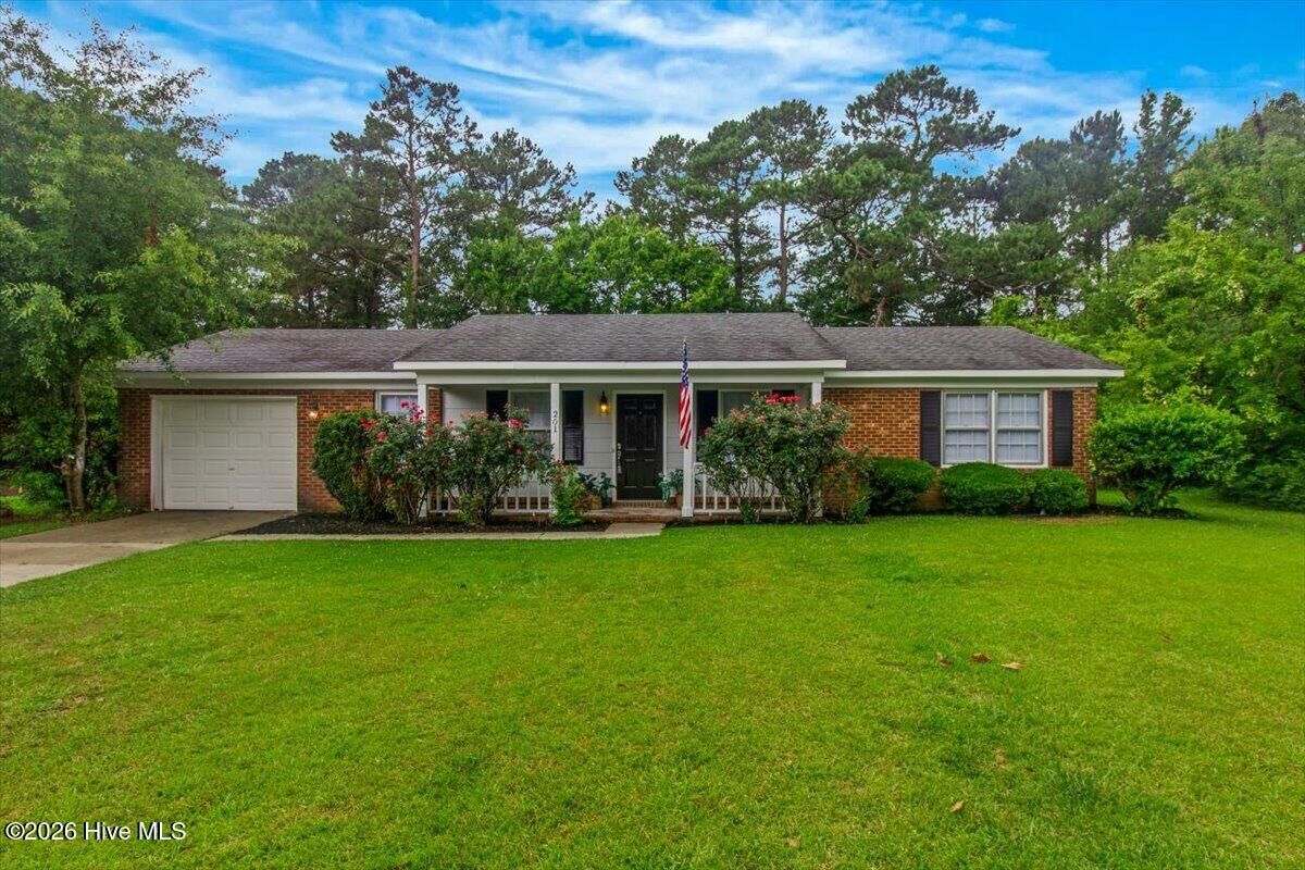 Property Photo: 201 Greenbriar Drive NC 28546