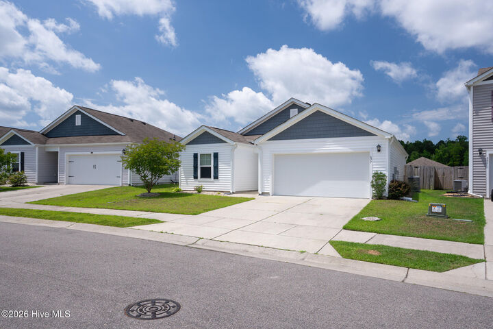 Property Photo: 677 Chester Way NE NC 28451