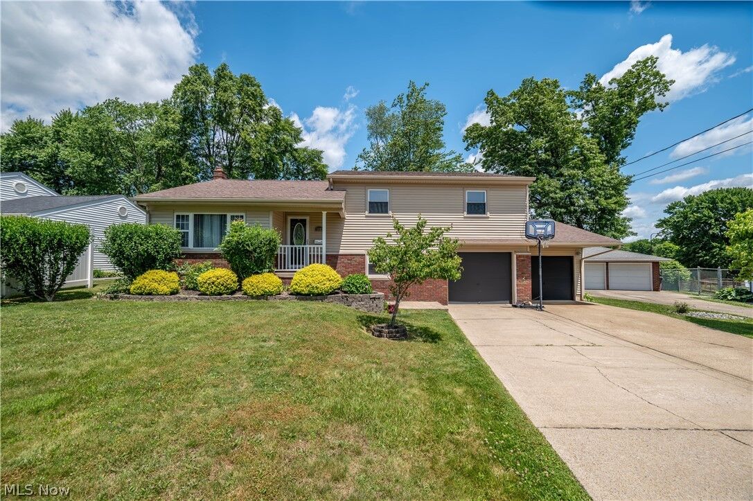Property Photo:  2922 Eldora Drive  OH 44511 