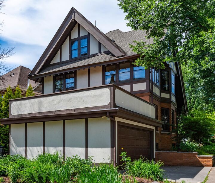 Property Photo:  920 Lincoln Avenue  MN 55105 
