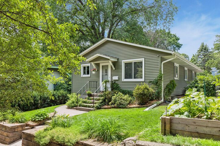Property Photo: 285 Deubener Place MN 55105