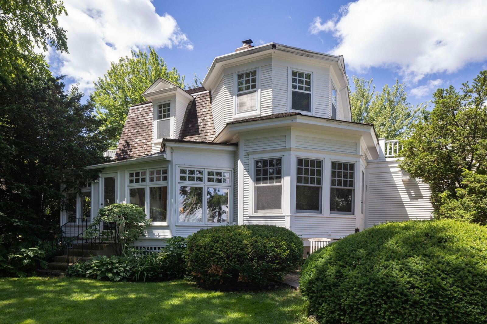 Property Photo:  3715 Thomas Avenue S  MN 55410 