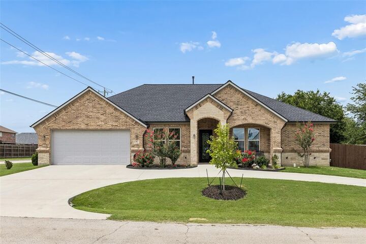 Property Photo: 101 Sycamore Lane TX 76262