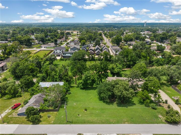 Property Photo:  L7 Phillips Sub NW D Street  AR 72712 