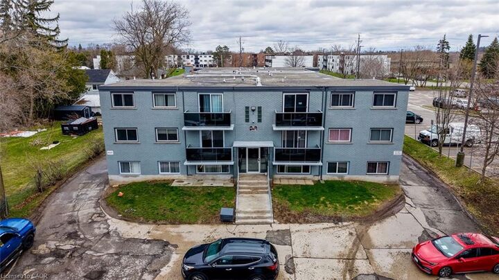 Property Photo:  82 Elgin Street S 3  ON N1R 5G5 