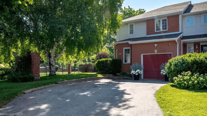 Property Photo: 37 Walker Court ON L3M 5J5