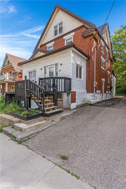 Property Photo:  91 Charles Street E  ON N2G 2P5 