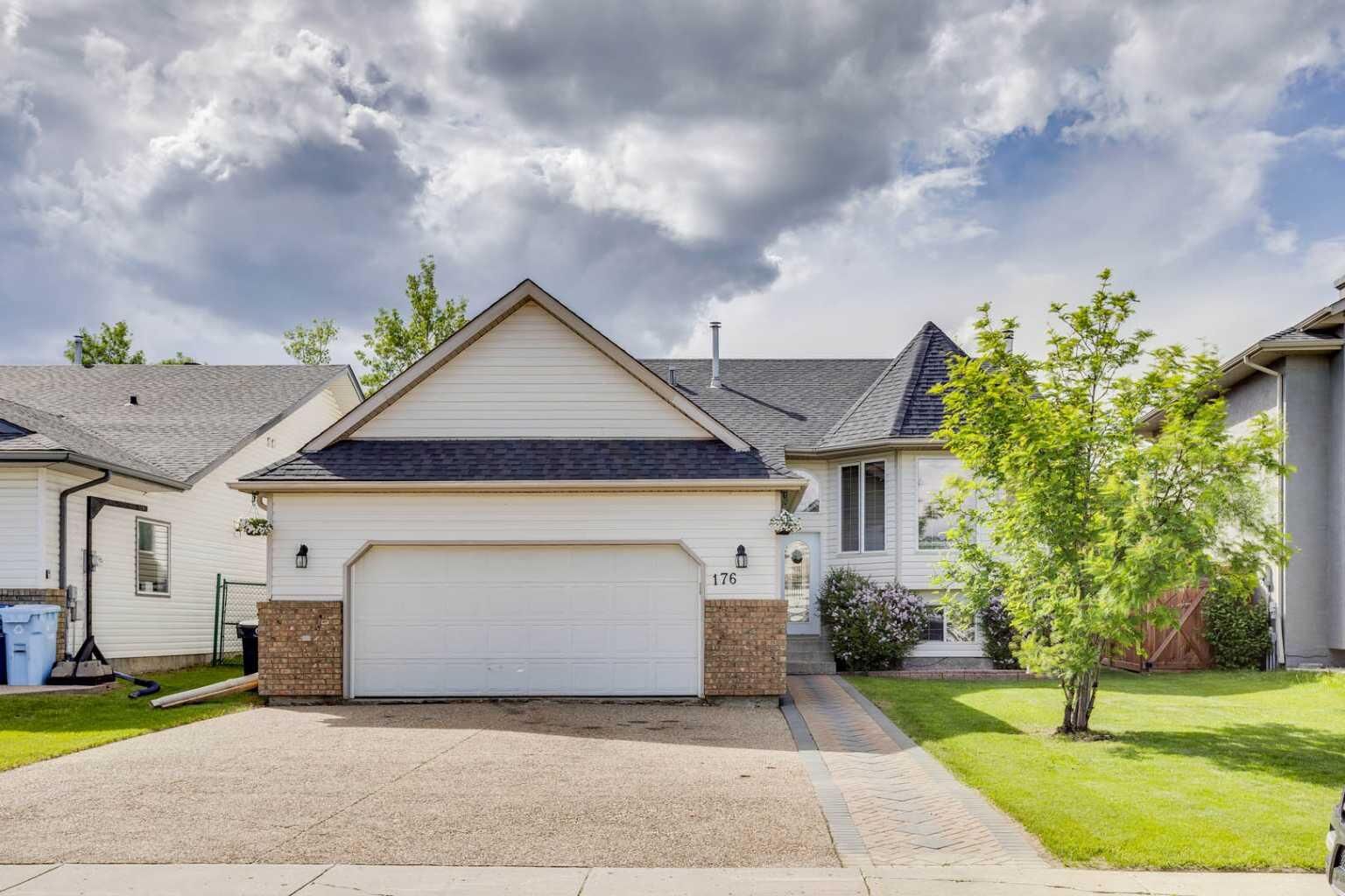 Property Photo:  176 Burton Place  AB T9K 1V4 