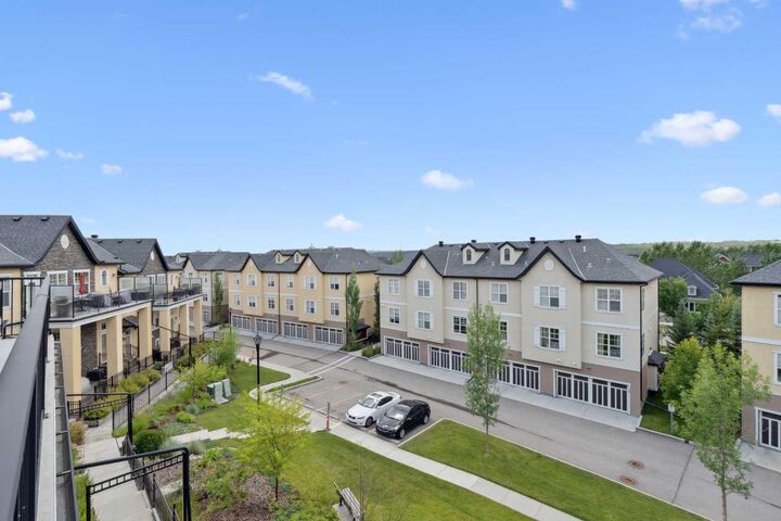 Property Photo: 30 Cranbrook Villas SE AB T3M 1Z3