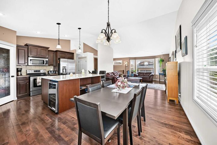 Property Photo: 45 Vantage Crescent AB T4H 1P6