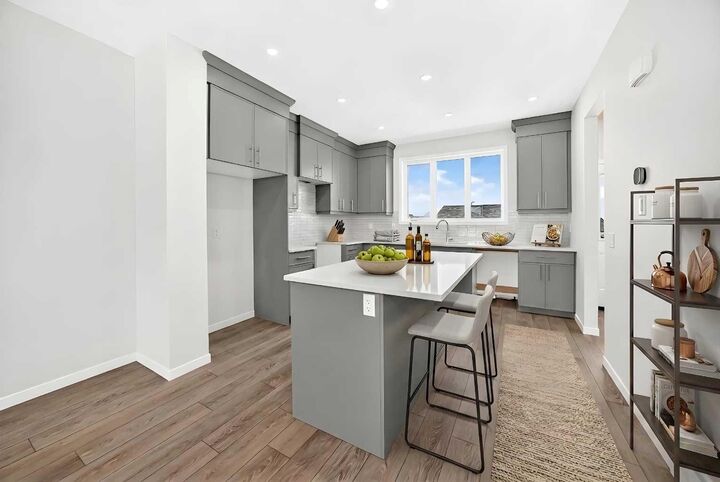 Property Photo:  87 Bluerock Terrace SW  AB T2Y 0Y3 