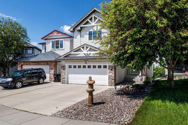 Property Photo: 76 Rockywood Park NW AB T3G 5S2