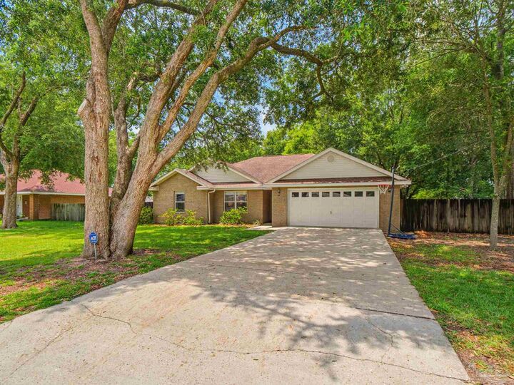Property Photo: 5567 Jones St FL 32570