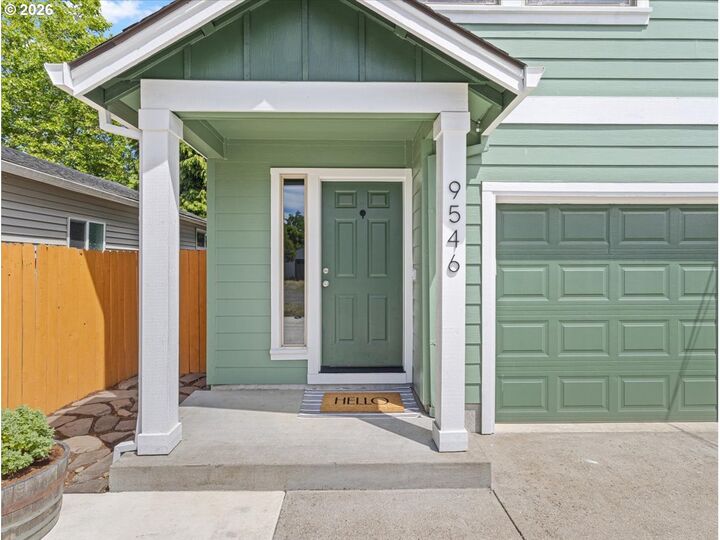 Property Photo:  9546 SE 76th Ave  OR 97222 