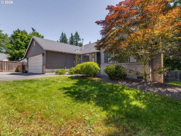 Property Photo: 8131 SW 56th Ave OR 97219