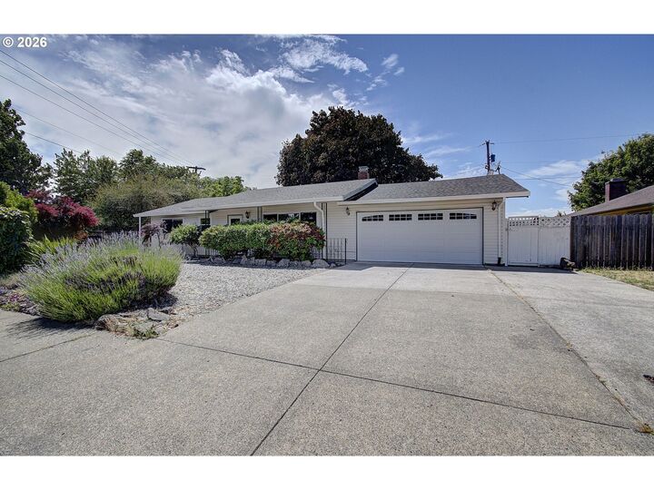 Property Photo: 3710 NE Pacific Way WA 98662