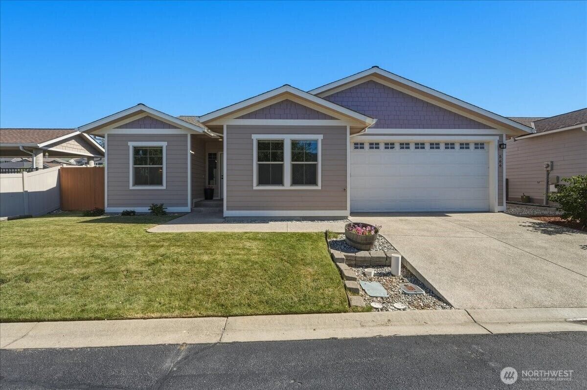 Property Photo: 566 Village Drive WA 98831