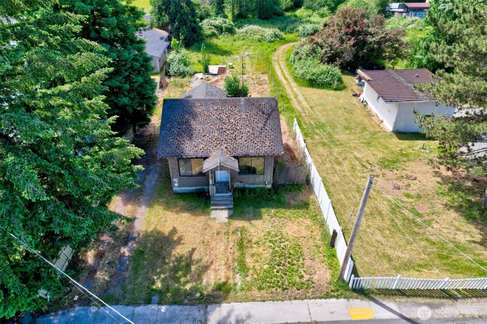 Property Photo:  312 E Pioneer Street  WA 98252 
