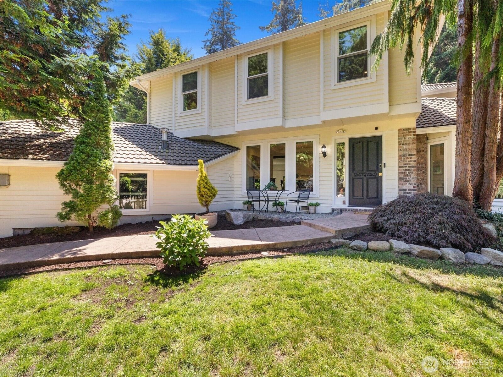 Property Photo:  6914  163rd Place SW  WA 98026 